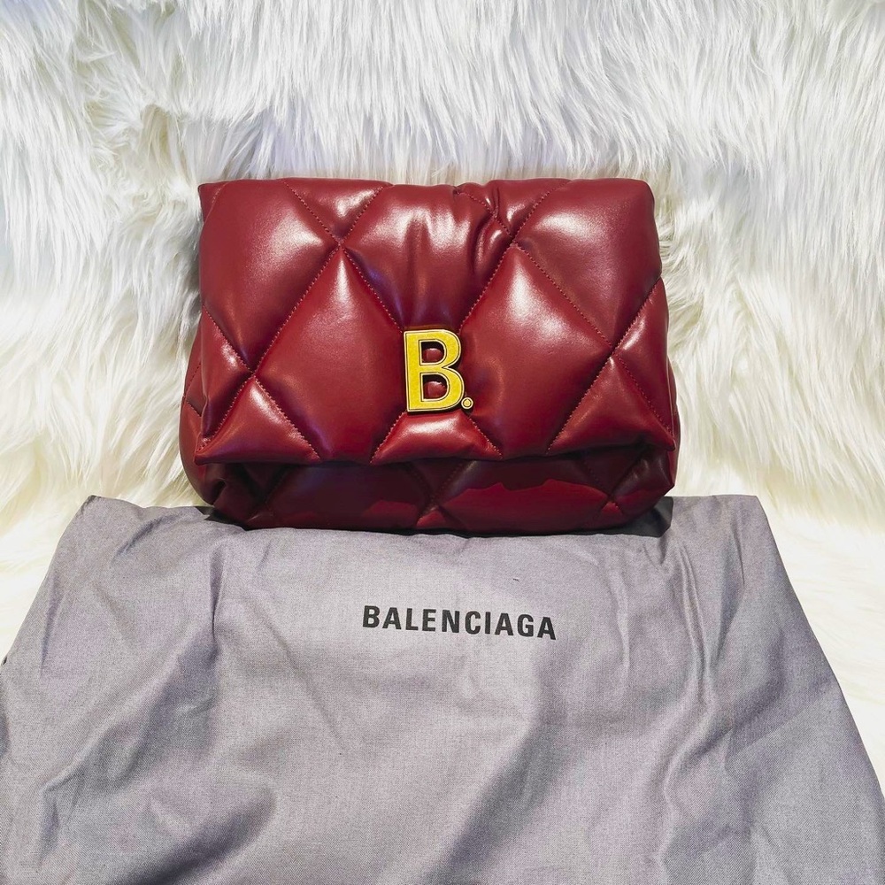❣️❣️❣️❣️SOLD❣️❣️❣️❣️Balenciaga authentic burgundy puffer pouch - Picture 1 of 7